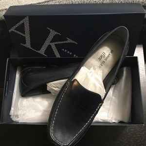 NIB Anne Klein Iflex loafers-Navy size 8M